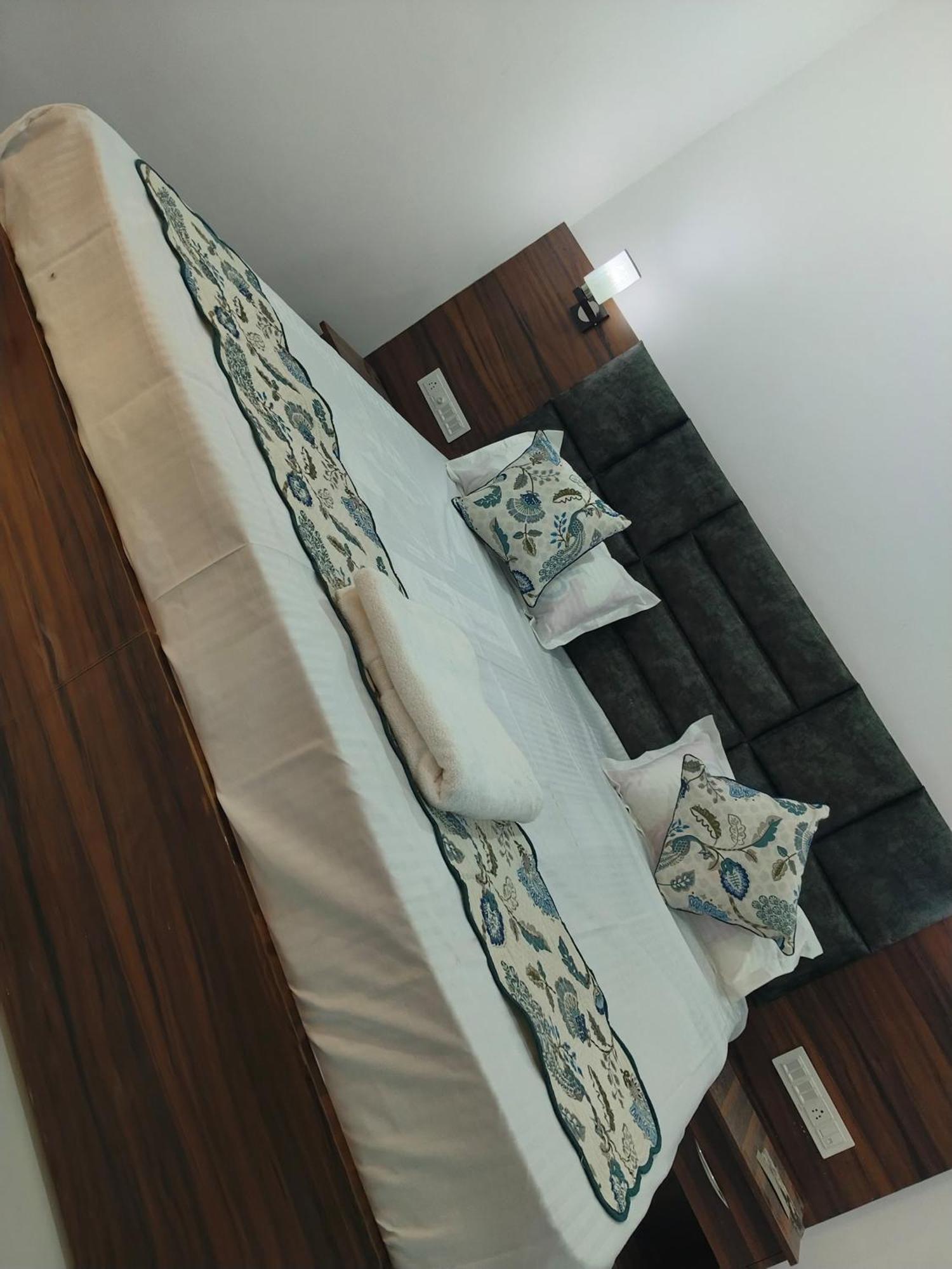 Atithi Inn Khajurāho Zewnętrze zdjęcie